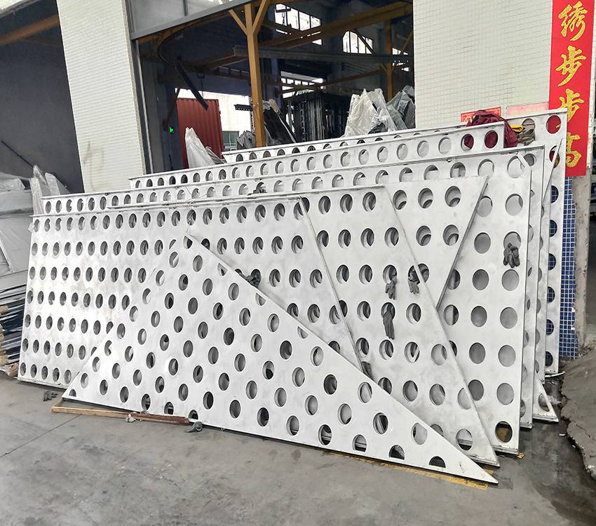 新余曲面冲孔铝单板价格 造型可定制