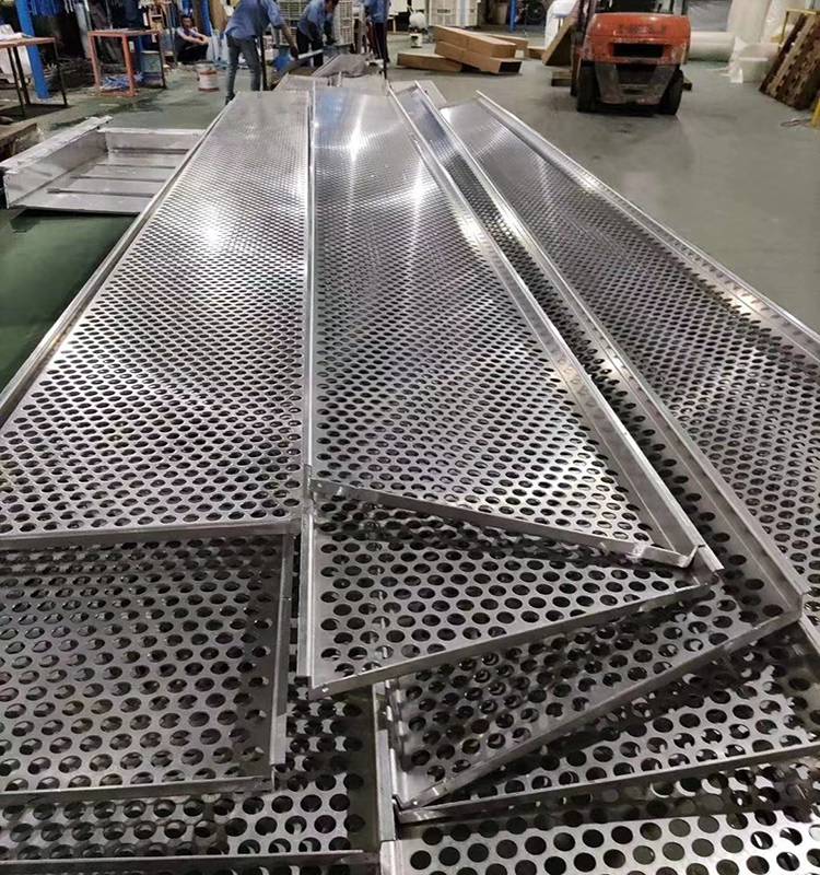 新余曲面冲孔铝单板价格 造型可定制